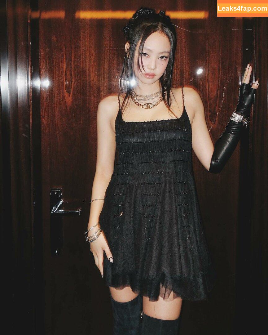 Jennie | BLΛƆKPIИK / Blackpink / jennierubyjane / sheflieshigh слитое фото фото #0563