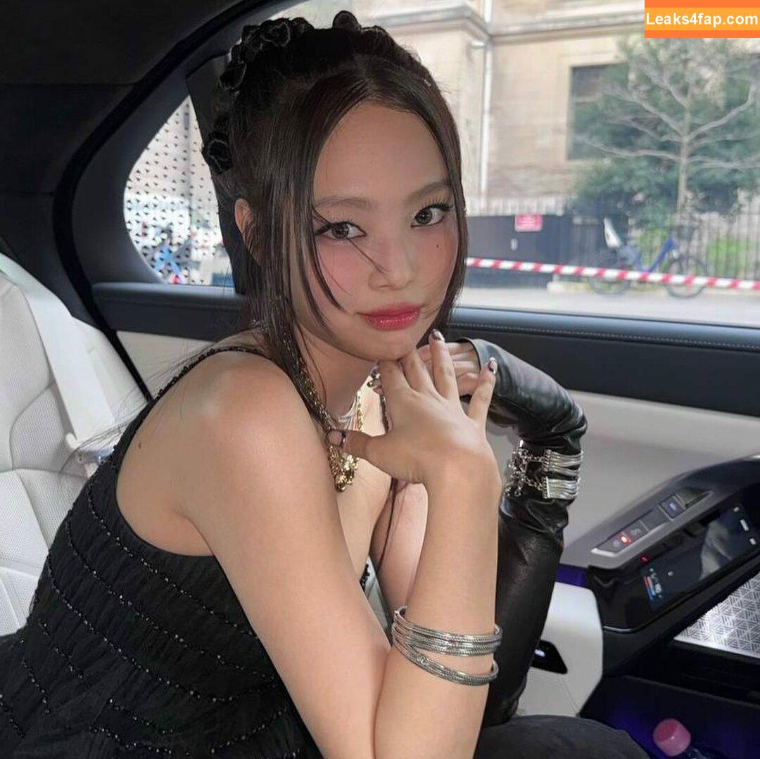 Jennie | BLΛƆKPIИK / Blackpink / jennierubyjane / sheflieshigh слитое фото фото #0569