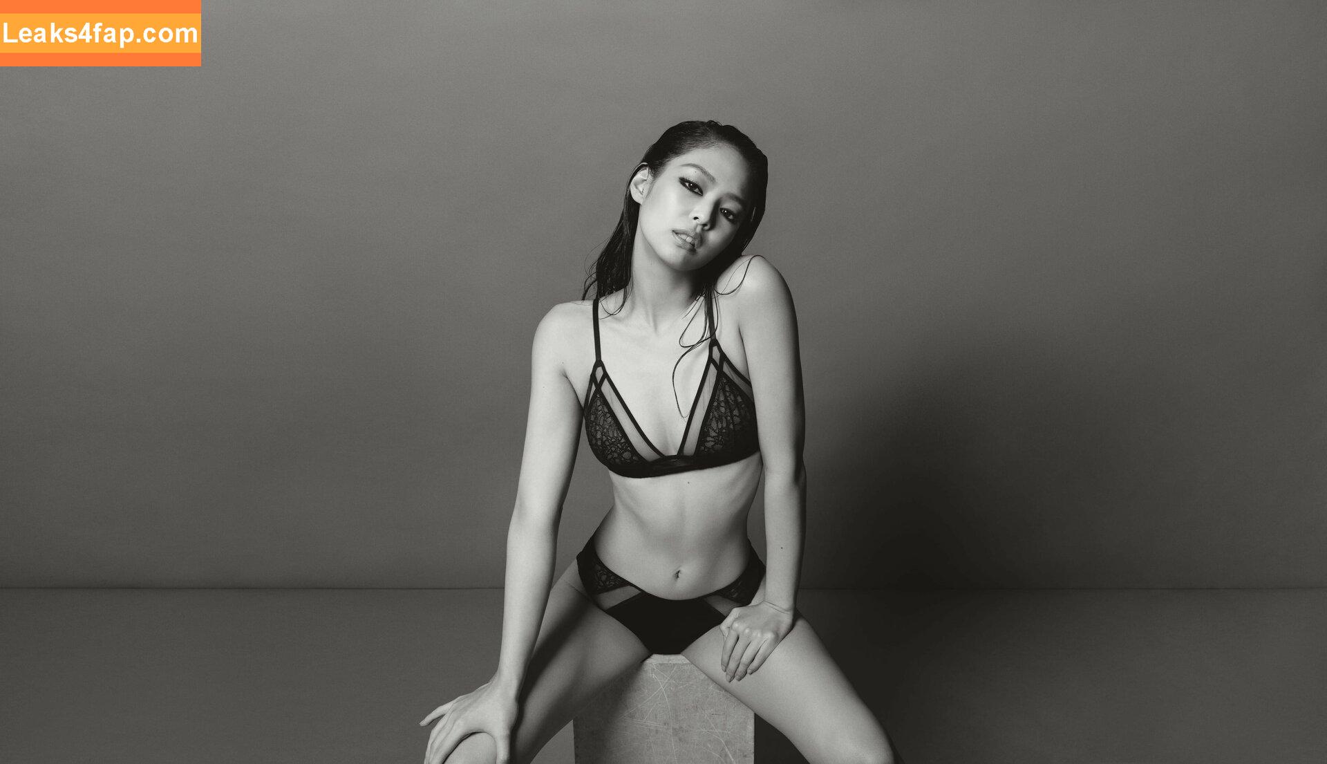 Jennie | BLΛƆKPIИK / Blackpink / jennierubyjane / sheflieshigh слитое фото фото #0579