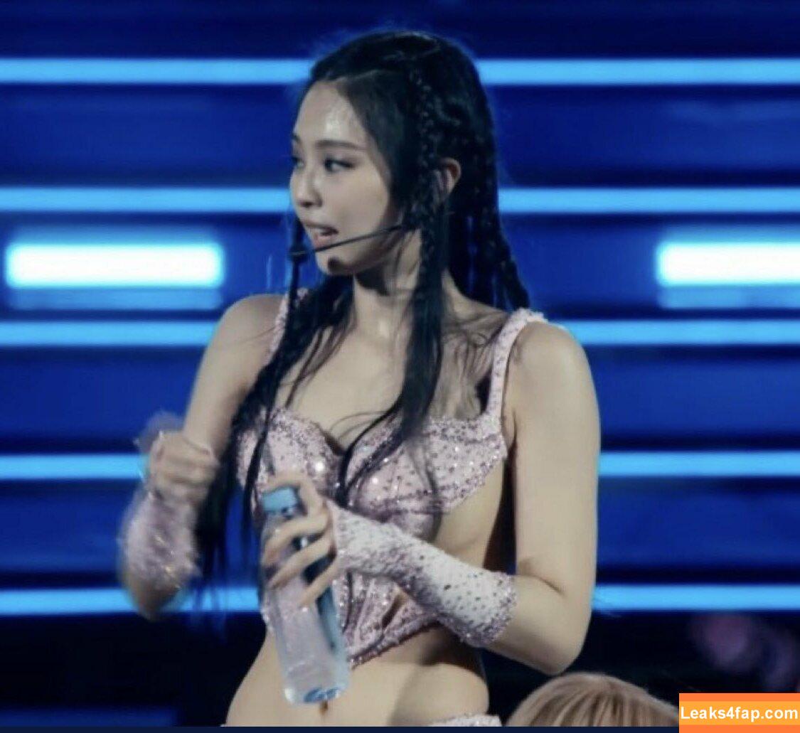 Jennie | BLΛƆKPIИK / Blackpink / jennierubyjane / sheflieshigh слитое фото фото #0588
