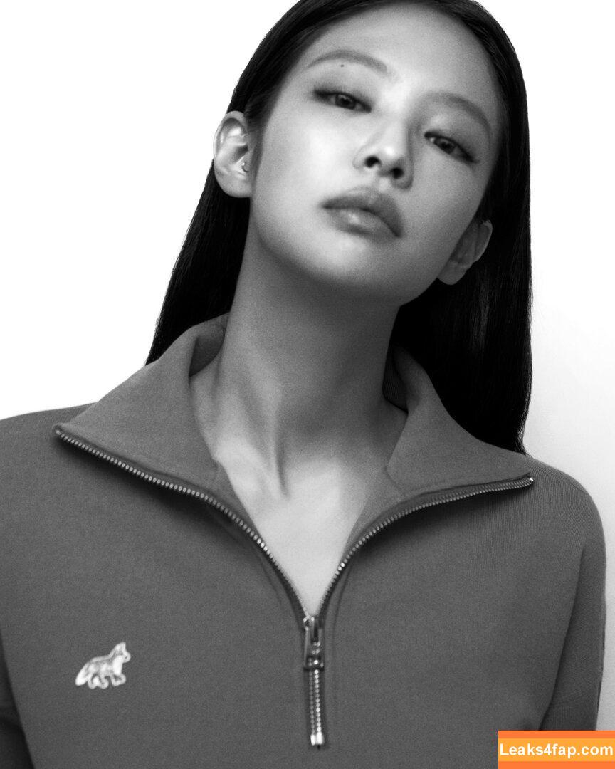 Jennie | BLΛƆKPIИK / Blackpink / jennierubyjane / sheflieshigh слитое фото фото #0613