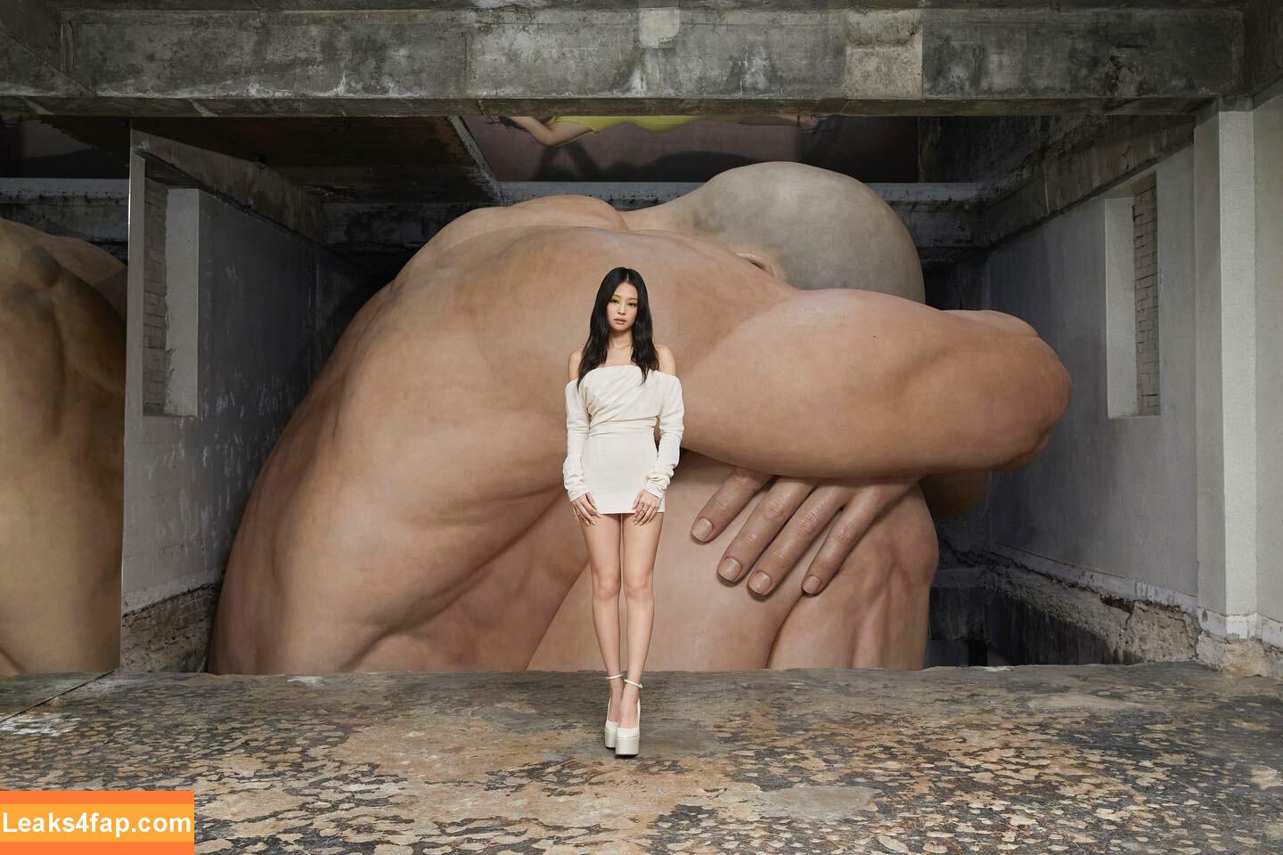 Jennie | BLΛƆKPIИK / Blackpink / jennierubyjane / sheflieshigh слитое фото фото #0626