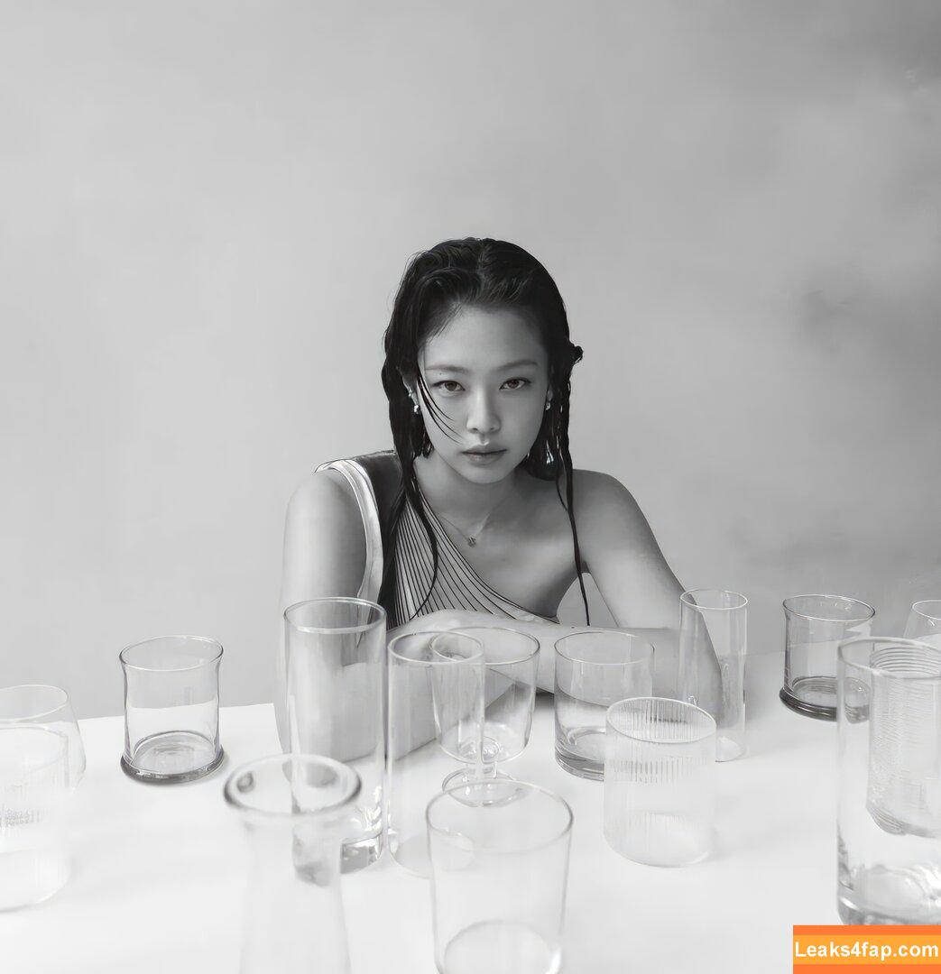 Jennie | BLΛƆKPIИK / Blackpink / jennierubyjane / sheflieshigh слитое фото фото #0635