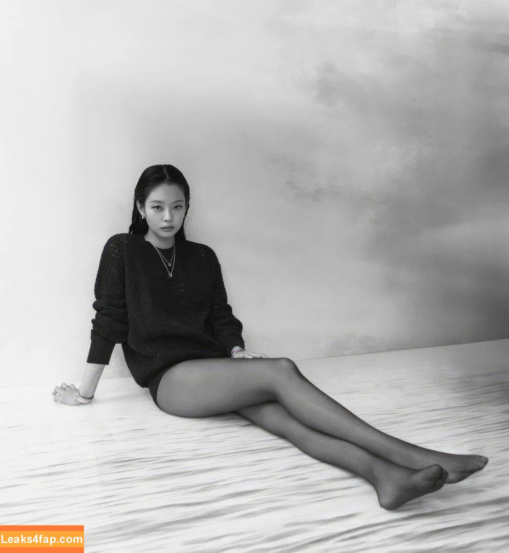 Jennie | BLΛƆKPIИK / Blackpink / jennierubyjane / sheflieshigh слитое фото фото #0637