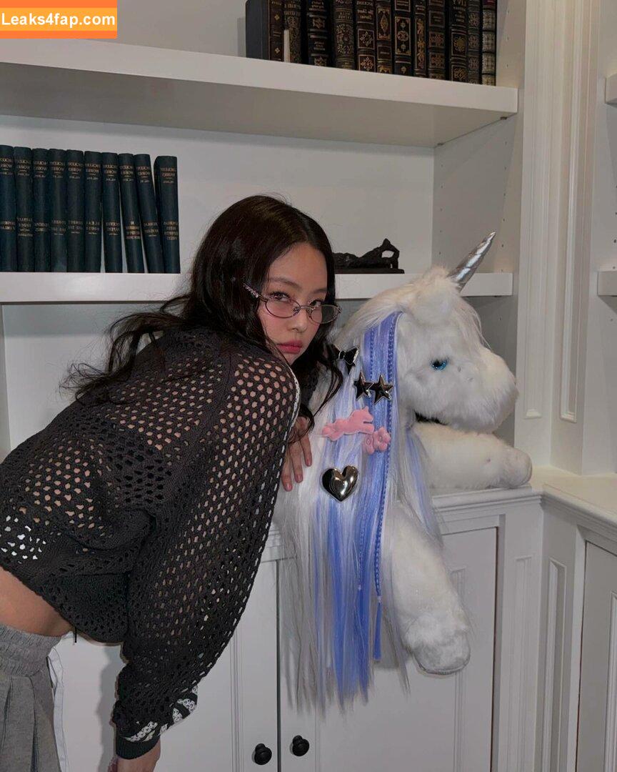 Jennie | BLΛƆKPIИK / Blackpink / jennierubyjane / sheflieshigh слитое фото фото #0641