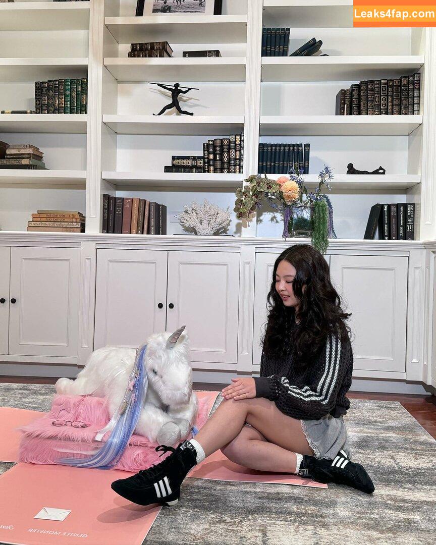 Jennie | BLΛƆKPIИK / Blackpink / jennierubyjane / sheflieshigh слитое фото фото #0649