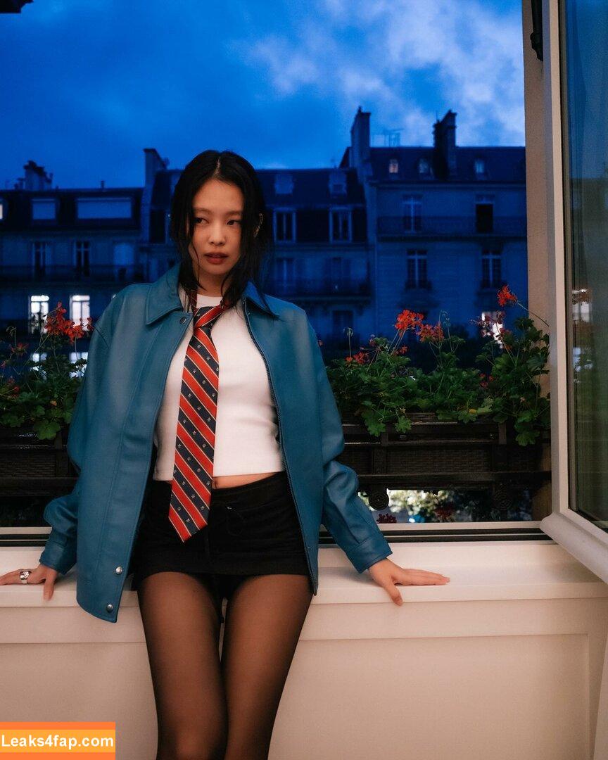 Jennie | BLΛƆKPIИK / Blackpink / jennierubyjane / sheflieshigh слитое фото фото #0978