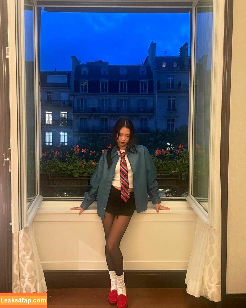 Jennie | BLΛƆKPIИK / Blackpink / jennierubyjane / sheflieshigh слитое фото фото #0981