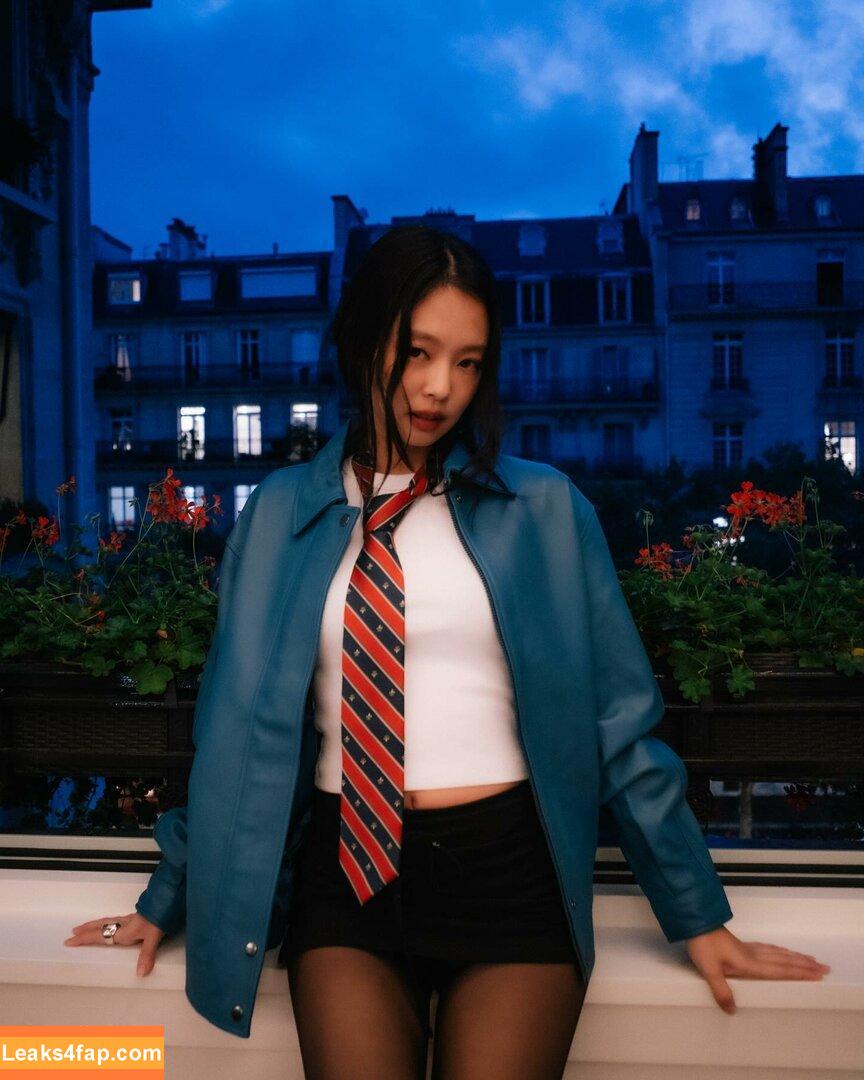 Jennie | BLΛƆKPIИK / Blackpink / jennierubyjane / sheflieshigh слитое фото фото #0991