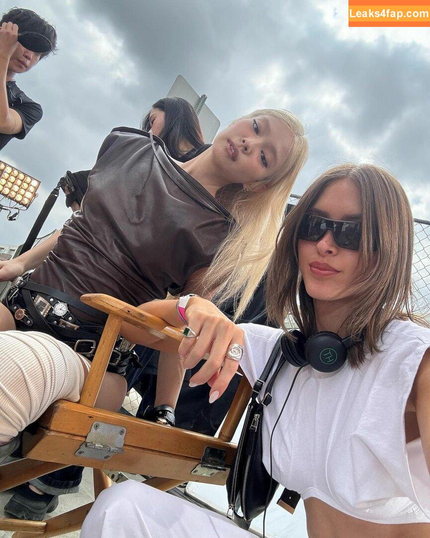 Jennie | BLΛƆKPIИK / Blackpink / jennierubyjane / sheflieshigh слитое фото фото #1012