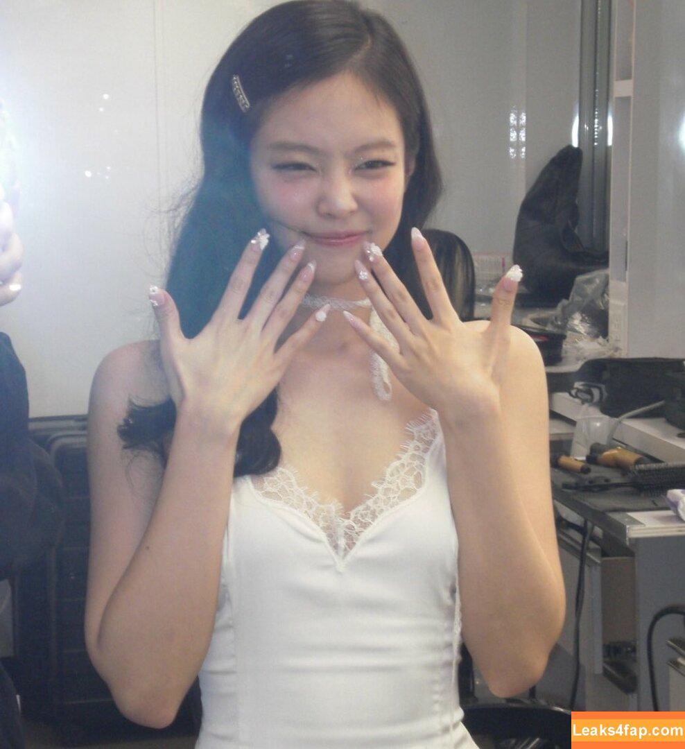 Jennie | BLΛƆKPIИK / Blackpink / jennierubyjane / sheflieshigh слитое фото фото #1017