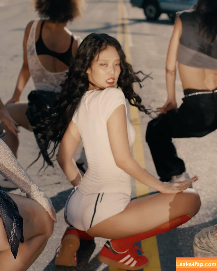 Jennie | BLΛƆKPIИK / Blackpink / jennierubyjane / sheflieshigh слитое фото фото #1022