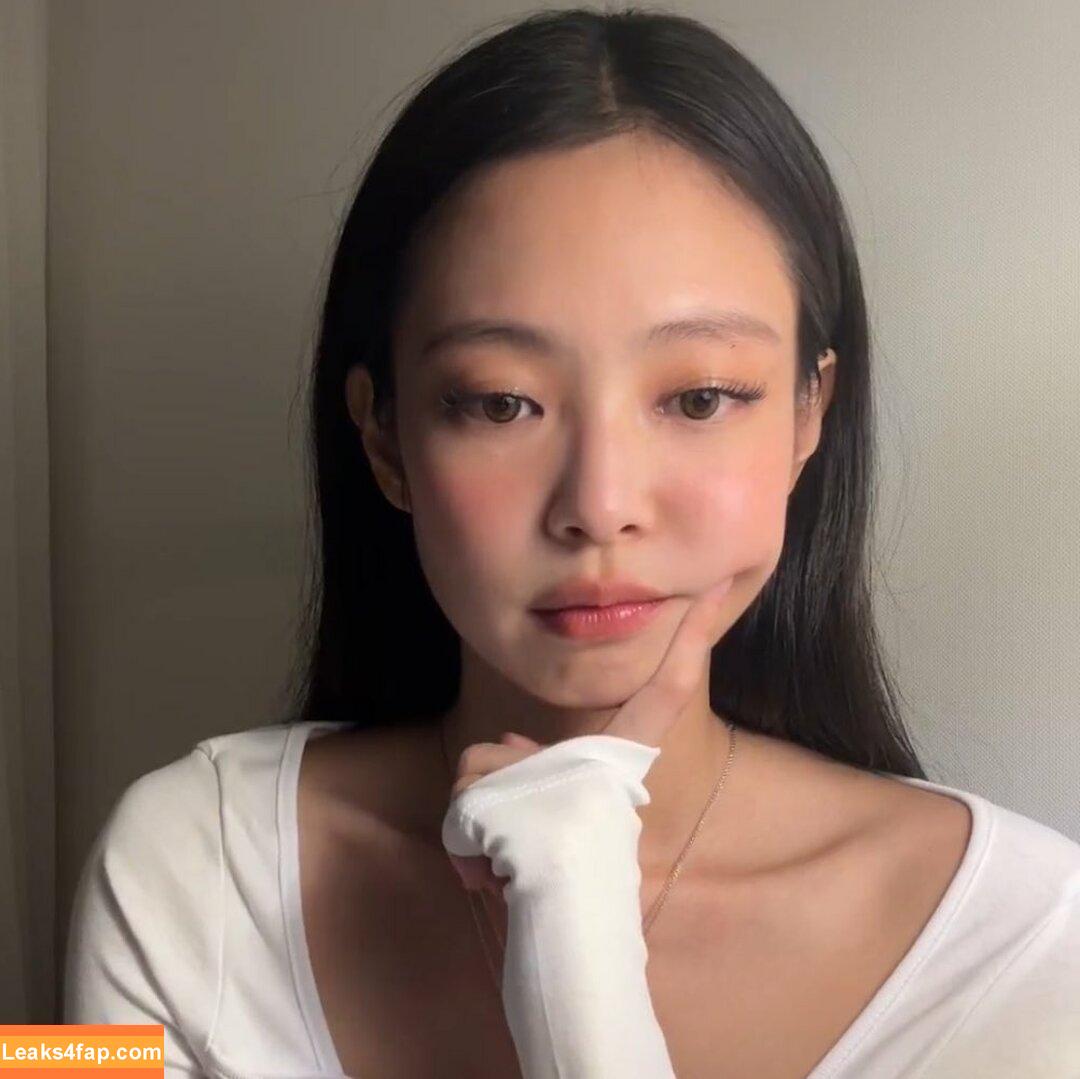 Jennie | BLΛƆKPIИK / Blackpink / jennierubyjane / sheflieshigh слитое фото фото #1033