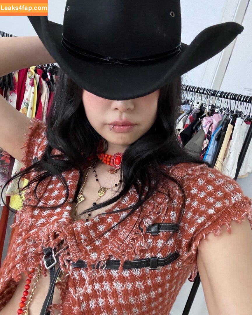 Jennie | BLΛƆKPIИK / Blackpink / jennierubyjane / sheflieshigh слитое фото фото #1044