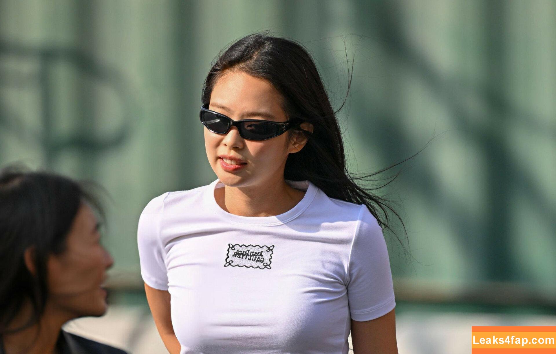 Jennie | BLΛƆKPIИK / Blackpink / jennierubyjane / sheflieshigh слитое фото фото #1073