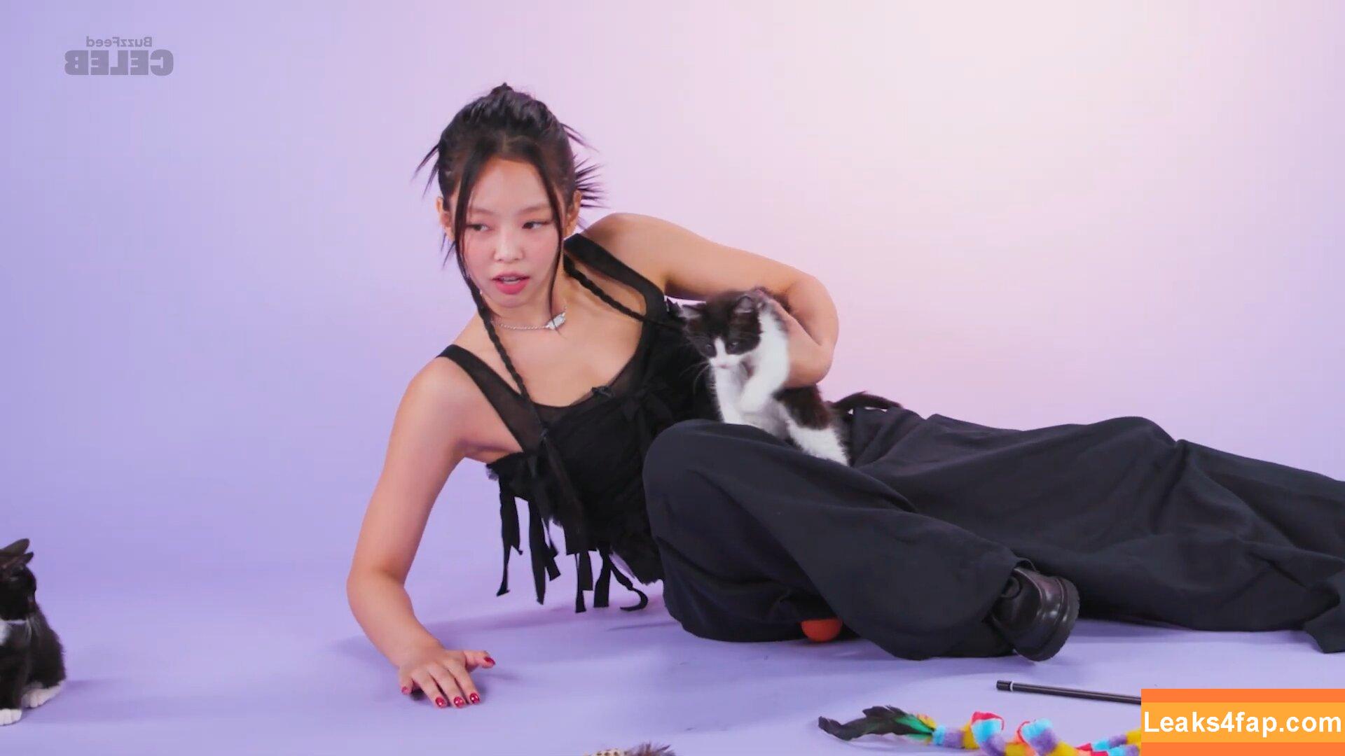 Jennie | BLΛƆKPIИK / Blackpink / jennierubyjane / sheflieshigh слитое фото фото #1090