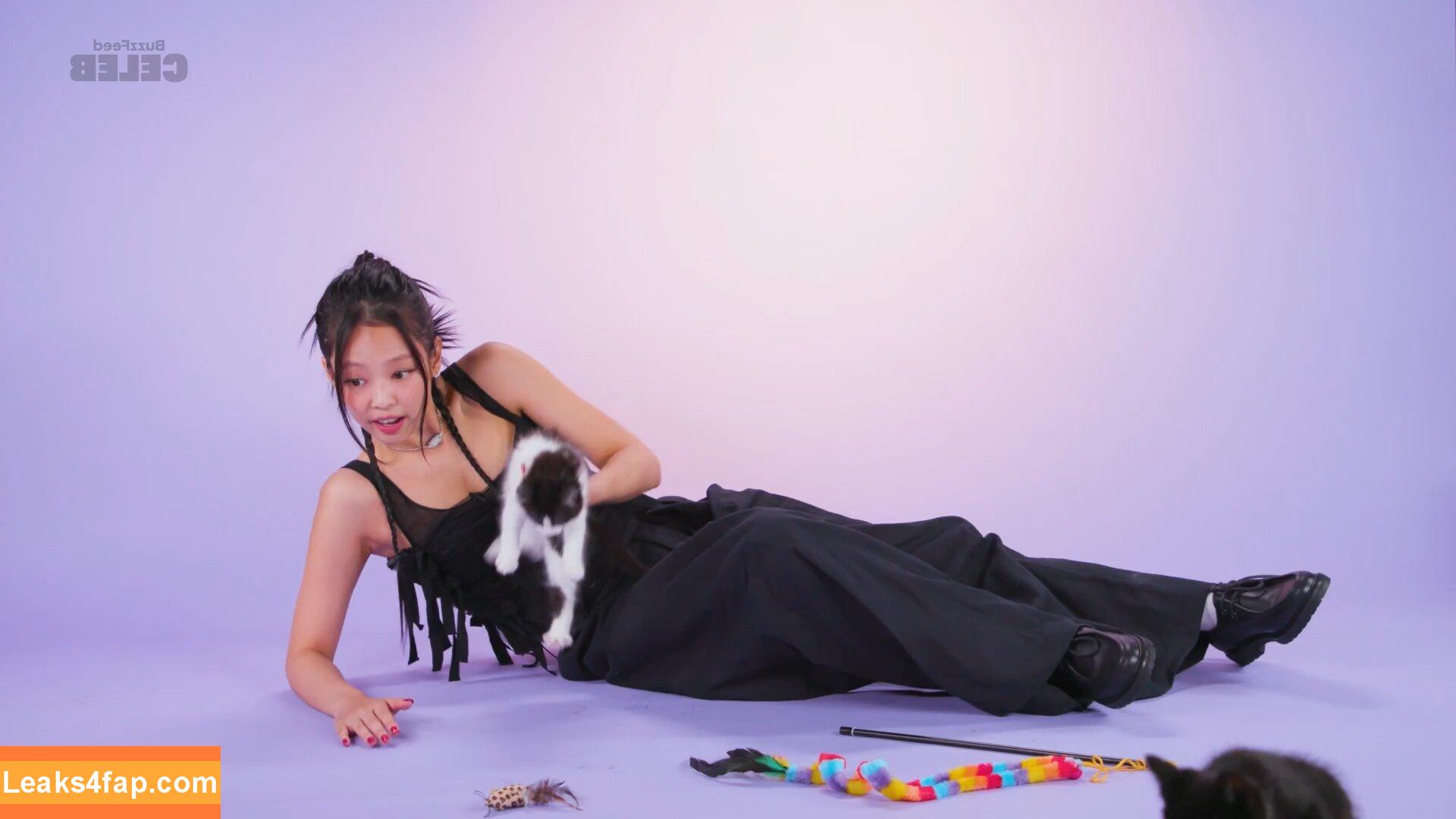 Jennie | BLΛƆKPIИK / Blackpink / jennierubyjane / sheflieshigh слитое фото фото #1091