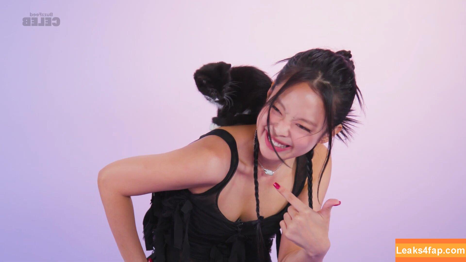 Jennie | BLΛƆKPIИK / Blackpink / jennierubyjane / sheflieshigh слитое фото фото #1100