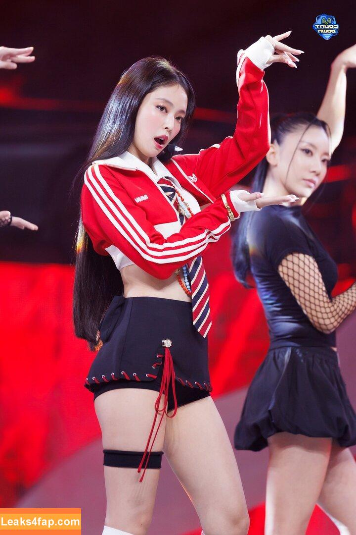 Jennie | BLΛƆKPIИK / Blackpink / jennierubyjane / sheflieshigh leaked photo photo #1192