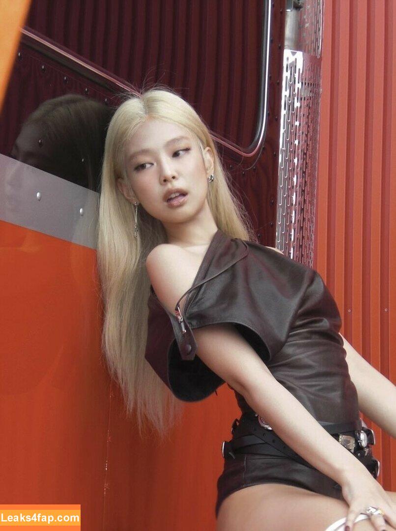 Jennie | BLΛƆKPIИK / Blackpink / jennierubyjane / sheflieshigh leaked photo photo #1280