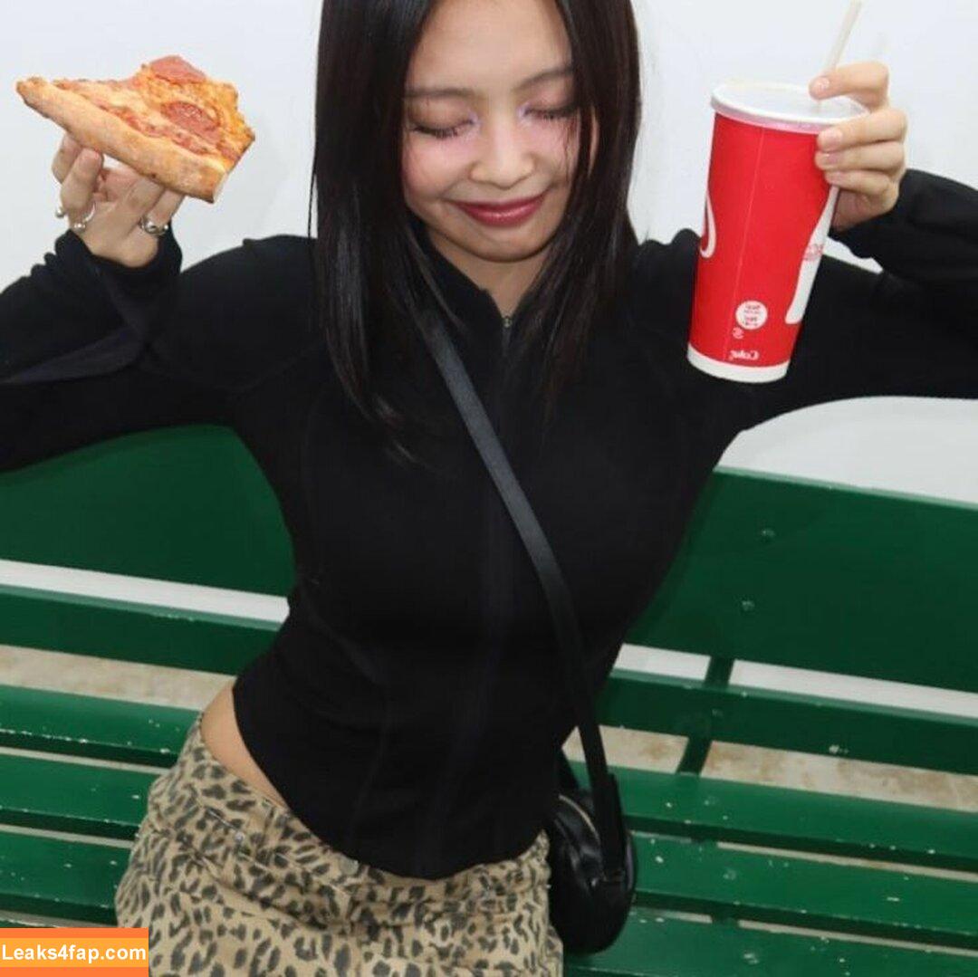 Jennie | BLΛƆKPIИK / Blackpink / jennierubyjane / sheflieshigh leaked photo photo #1457