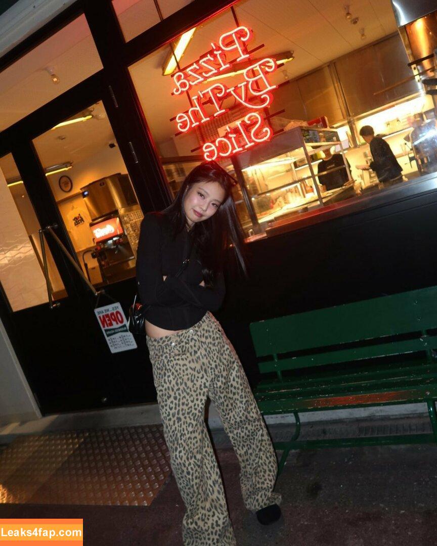 Jennie | BLΛƆKPIИK / Blackpink / jennierubyjane / sheflieshigh leaked photo photo #1461