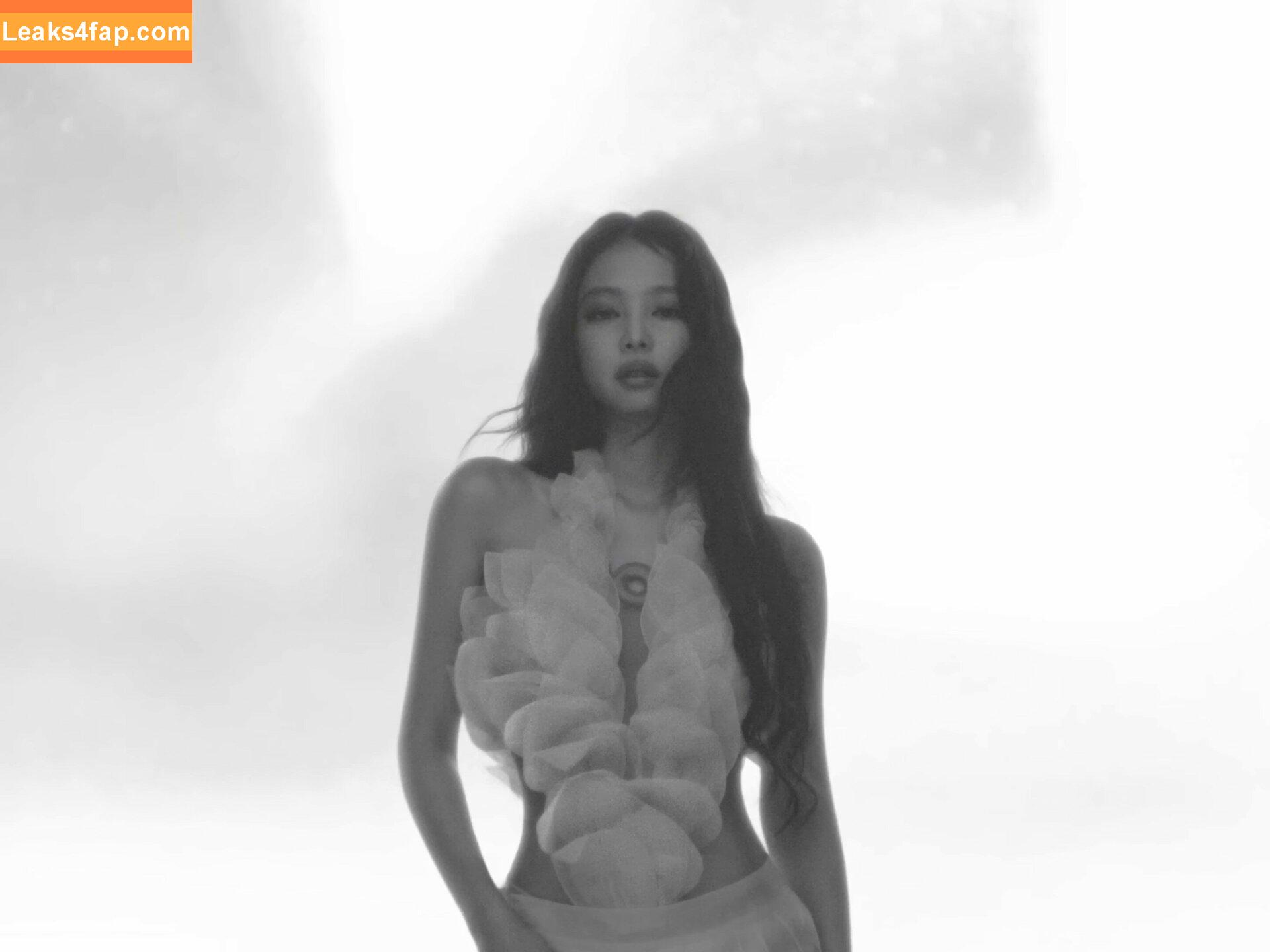 Jennie | BLΛƆKPIИK / Blackpink / jennierubyjane / sheflieshigh leaked photo photo #1654