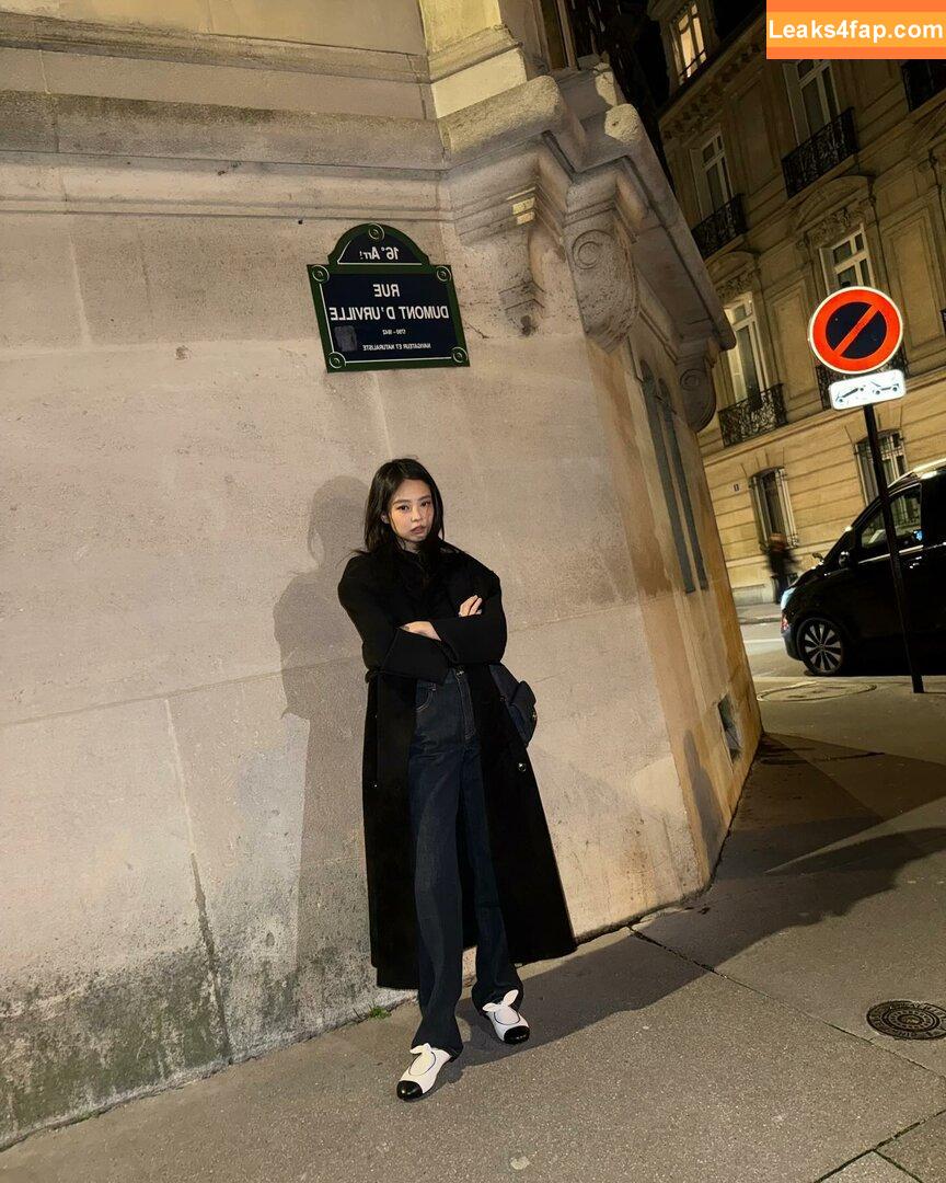 Jennie | BLΛƆKPIИK / Blackpink / jennierubyjane / sheflieshigh leaked photo photo #1696