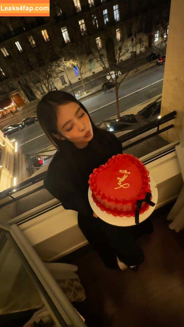 Jennie | BLΛƆKPIИK / Blackpink / jennierubyjane / sheflieshigh leaked photo photo #1700