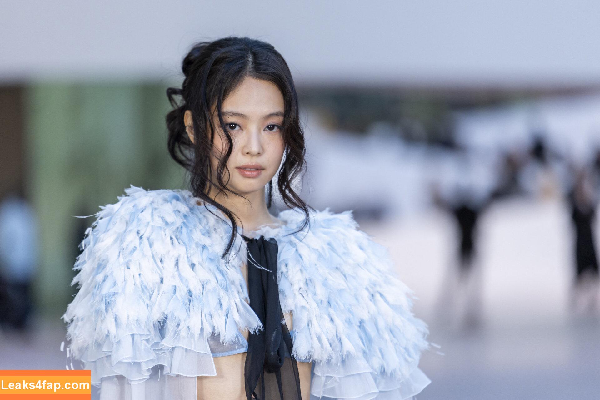 Jennie | BLΛƆKPIИK / Blackpink / jennierubyjane / sheflieshigh слитое фото фото #1725