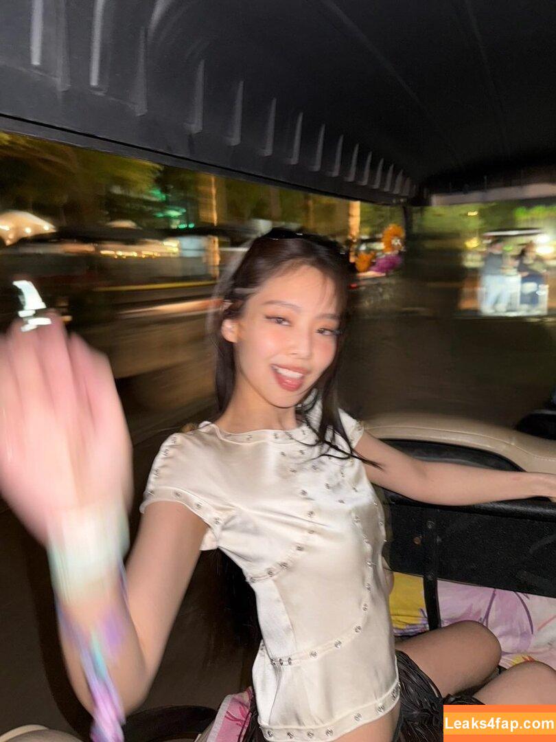 Jennie | BLΛƆKPIИK / Blackpink / jennierubyjane / sheflieshigh слитое фото фото #2037