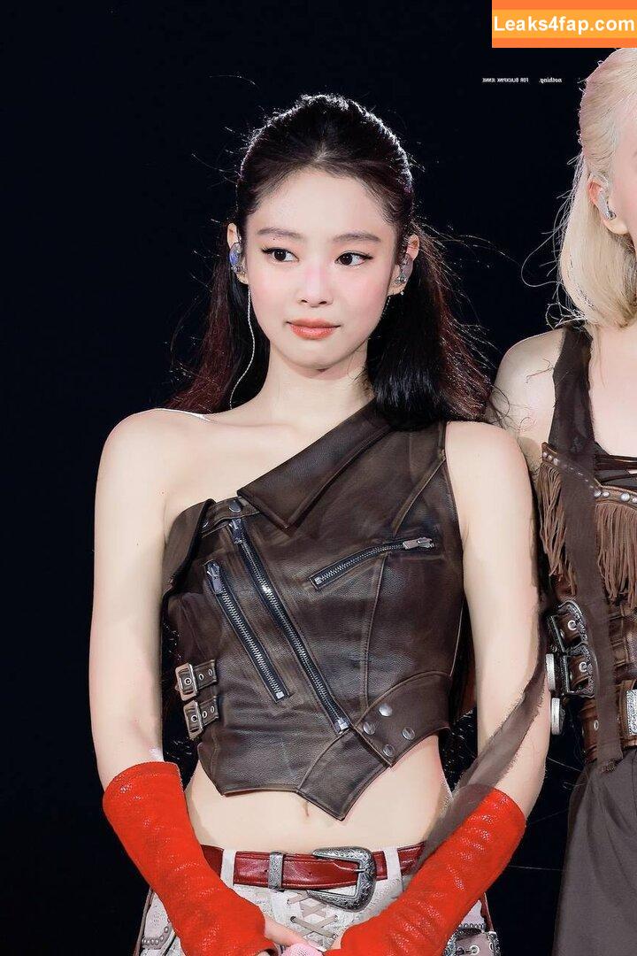 Jennie | BLΛƆKPIИK / Blackpink / jennierubyjane / sheflieshigh leaked photo photo #2157