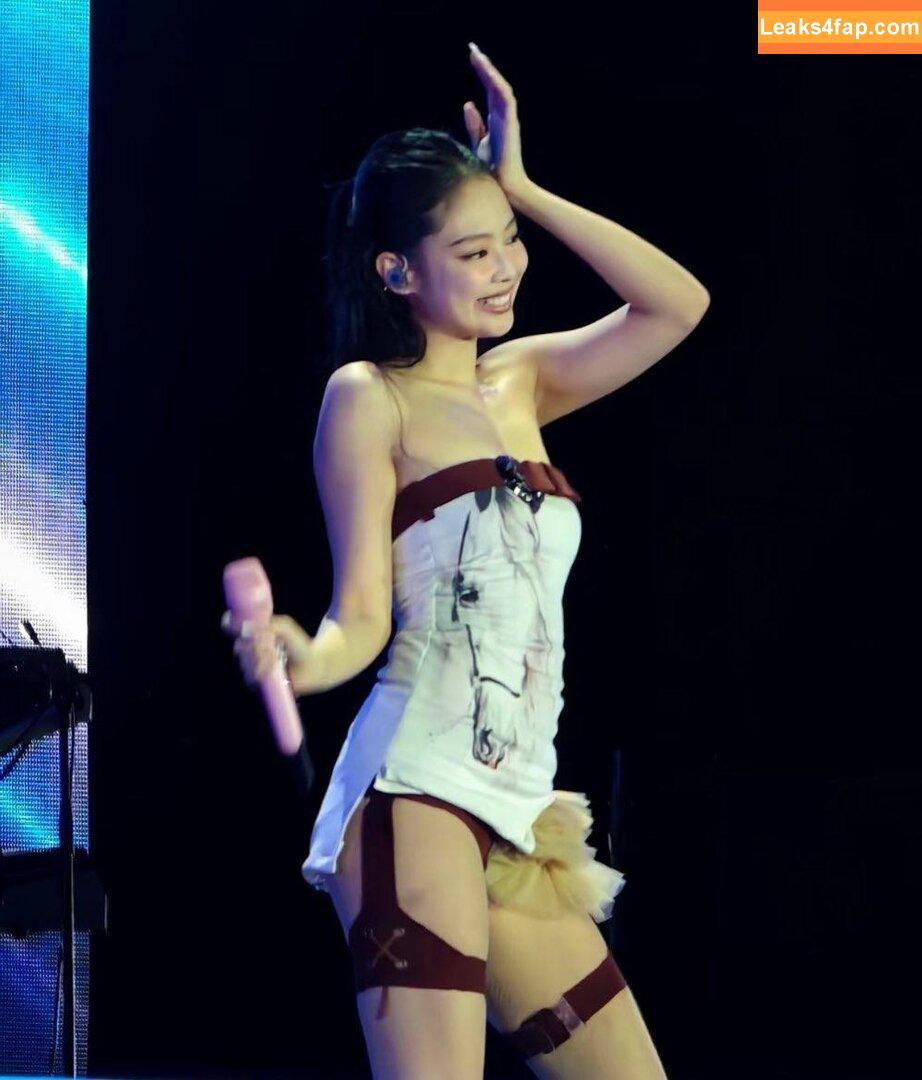 Jennie | BLΛƆKPIИK / Blackpink / jennierubyjane / sheflieshigh leaked photo photo #2159
