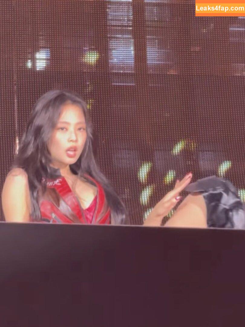 Jennie | BLΛƆKPIИK / Blackpink / jennierubyjane / sheflieshigh leaked photo photo #2185