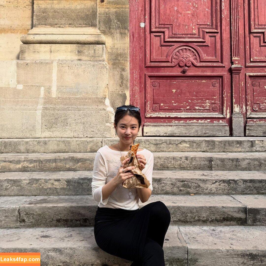 Jennie | BLΛƆKPIИK / Blackpink / jennierubyjane / sheflieshigh leaked photo photo #2212