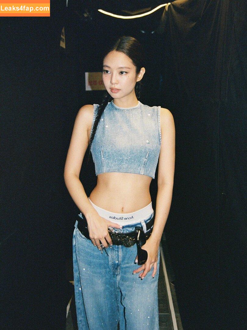 Jennie | BLΛƆKPIИK / Blackpink / jennierubyjane / sheflieshigh слитое фото фото #2261