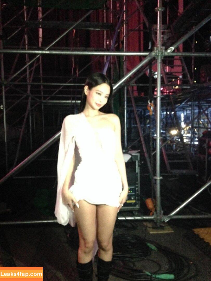 Jennie | BLΛƆKPIИK / Blackpink / jennierubyjane / sheflieshigh leaked photo photo #2300