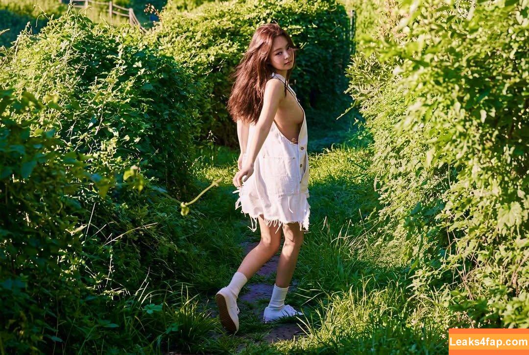 Jennie | BLΛƆKPIИK / Blackpink / jennierubyjane / sheflieshigh leaked photo photo #2339