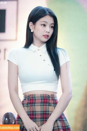 Jennie Kim photo #0011