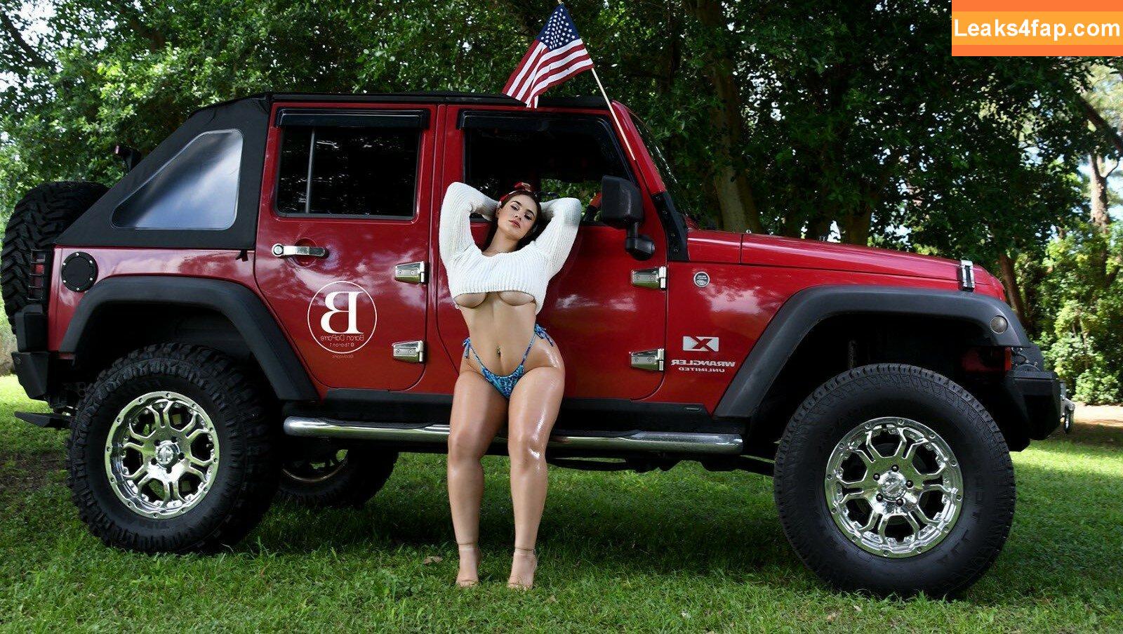 Jennieftb / Jennie Garvia / Latinaqueen__ / jennieftb_ / latinqueenxo leaked photo photo #0010
