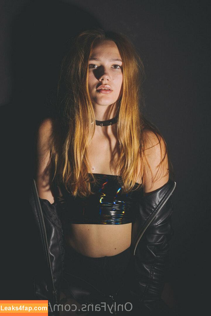 jennifer_foxy / jenniferfoxy leaked photo photo #0016