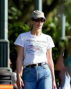 Jennifer Lawrence photo #1521