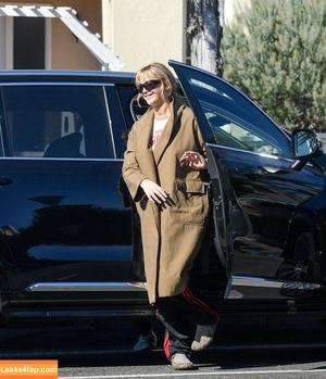 Jennifer Lawrence photo #1898