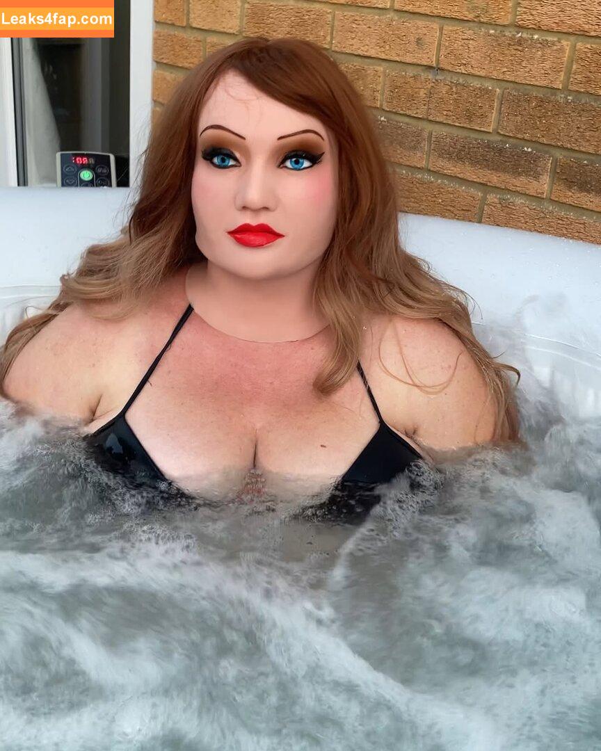 Jennifer West / Shesinthemask / jenniferwestofficial leaked photo photo #0002