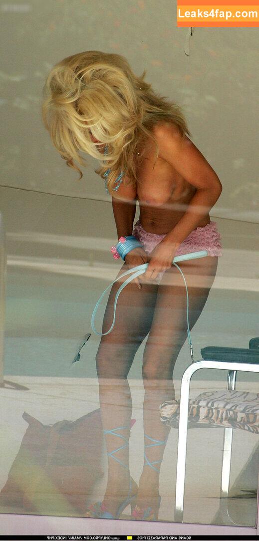 Jenny Mccarthy / JennyMcCarthy leaked photo photo #0105