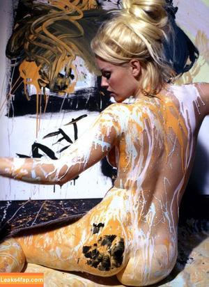 Jenny Mccarthy photo #0052