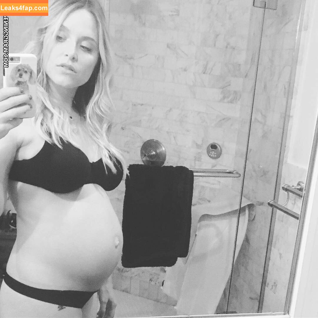 Jenny Mollen / jennymollen leaked photo photo #0022