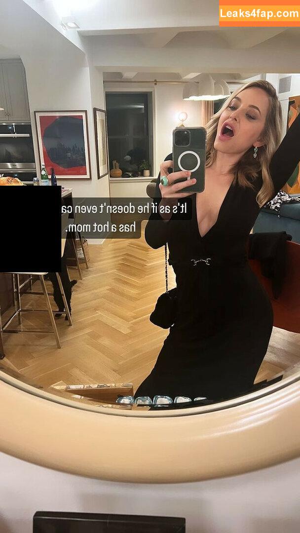 Jenny Mollen / jennymollen leaked photo photo #0043