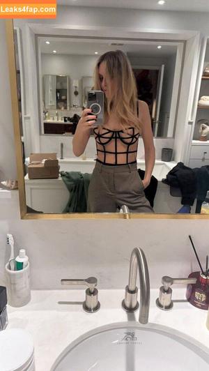 Jenny Mollen photo #0140