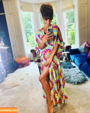 Jenny Powell photo #0033